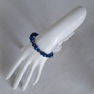 Elegant Blue Beaded Bracelet